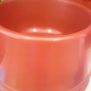 Comedero o bebedero de plástico