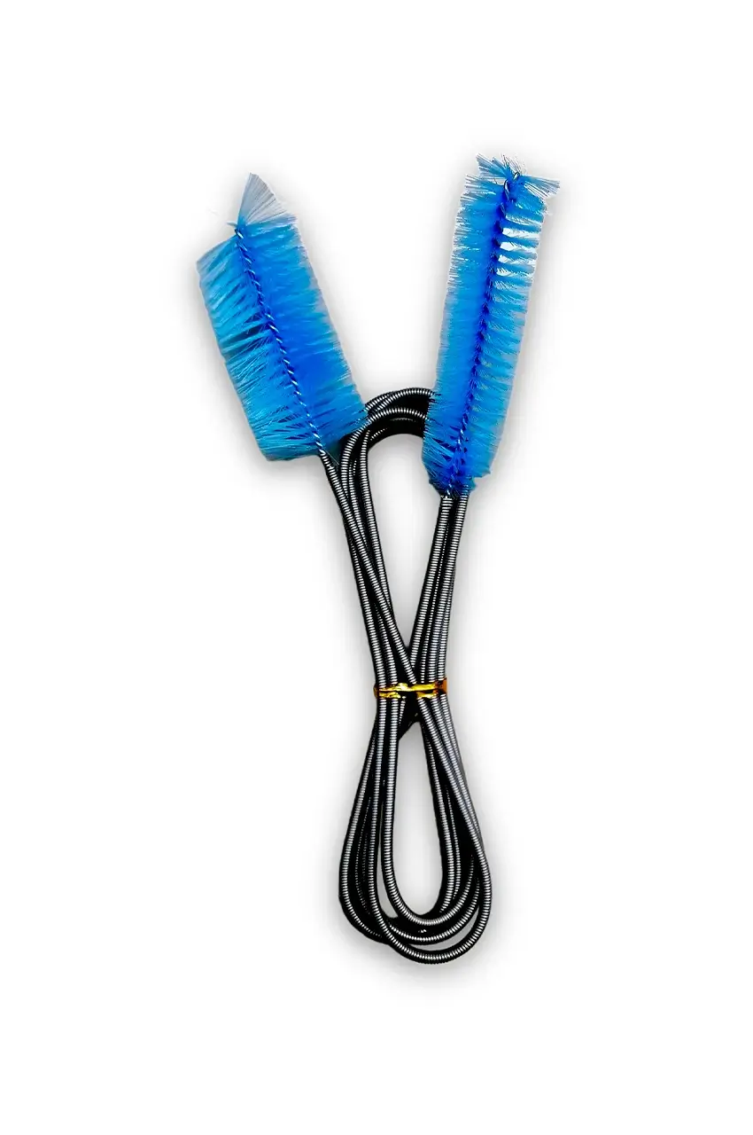 ¡Limpieza Perfecta con el Cepillo de Mangueras Doble Extremo!